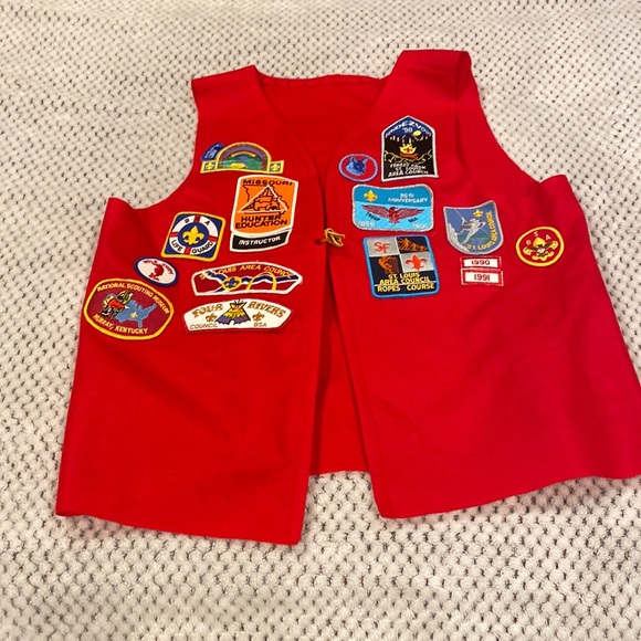 Vintage Boy Scout felt vest with 17 patches - Picture 1 of 10
